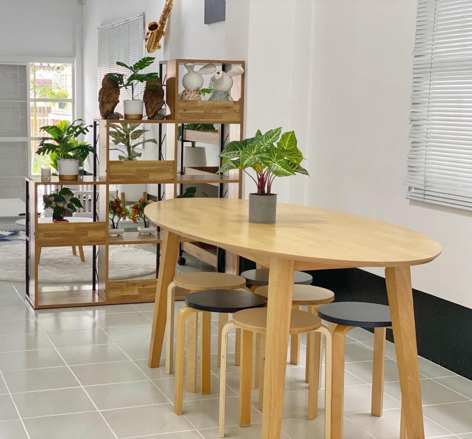 Boxsoon Nimman 2 # 4Beds 3Baths Villa Chiang Mai Exteriör bild