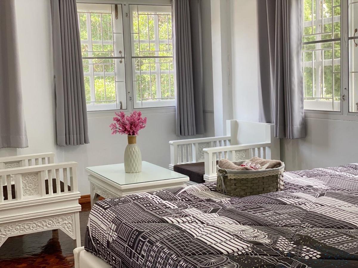 Boxsoon Nimman 2 # 4Beds 3Baths Villa Chiang Mai Exteriör bild