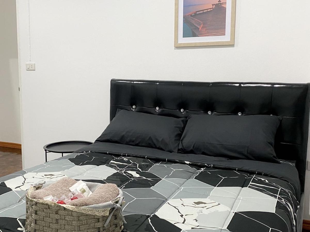Boxsoon Nimman 2 # 4Beds 3Baths Villa Chiang Mai Exteriör bild